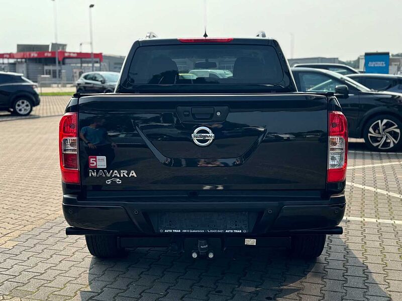 Nissan Navara NP300 N-Guard Double Cab 4x4 Bakflipabd.