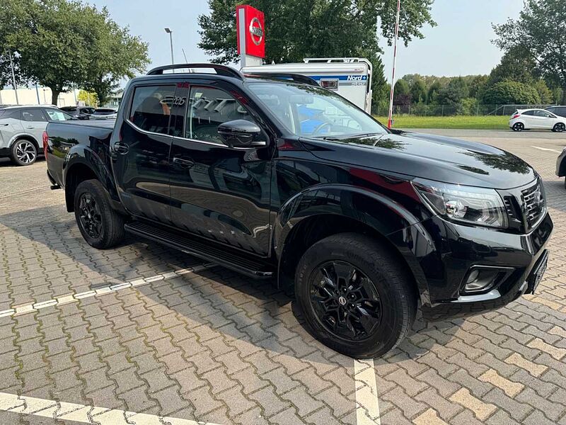 Nissan Navara NP300 N-Guard Double Cab 4x4 Bakflipabd.