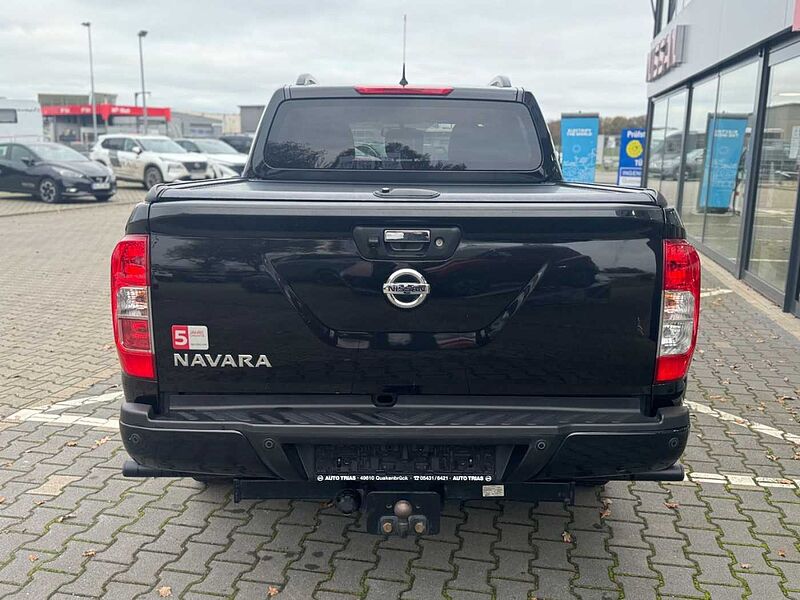 Nissan Navara NP300 N-Guard Double Cab 4x4 Bakflipabd.